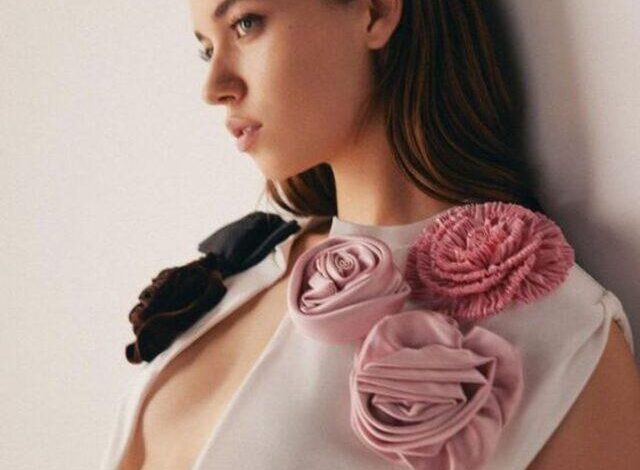 Afra Saraçoğlu’s braless style divided her followers into two! “Is it necessary?”